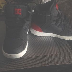 Boys DC tennis shoes brand new never worn